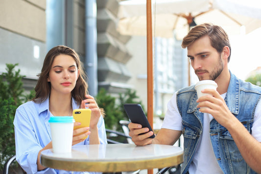 Online Dating vs. Offline Dating: Warum echte Begegnungen zählen und Offline Dating wieder wichtiger wird - Speed Dating Vienna